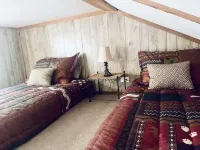 Prairie Creek Cabin -Ride SxS to trails from the cabin! Kayak and Fish the Creek