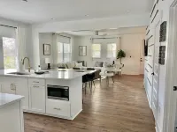 Phenomenal in Fuquay-Sleeps 11- Weddings, Pets, Minutes to High Grove Estates!!!