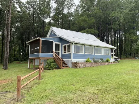 Juju's Pond House on Smith Pond