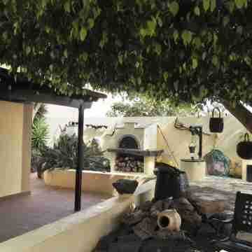 Villa with Large Covered Pool in Costa Teguise Hotel Exterior