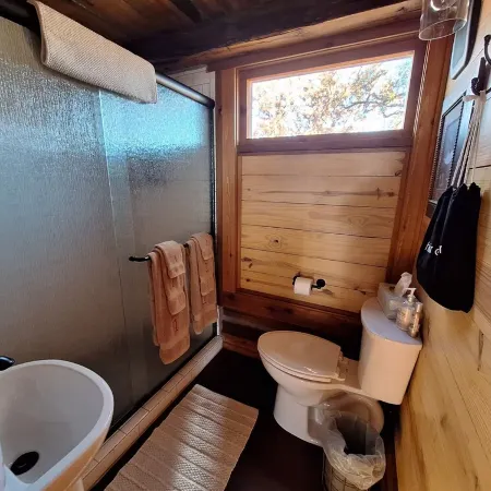 Loft cabin close to Pioneer Woman's Mercantile