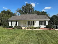 3 BR, 2BA - close to Concord Mills Mall, Speedway, Cabarrus Arena & Event Center Hotels in der Nähe von Roush Racing Inc