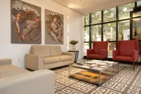 Mogano Premium Hotel - Eletroposto Hotels in Chapeco