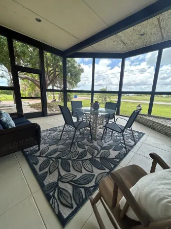 Ocean Breeze House Summer Vacation Bring the Family. Fishing and Lobster Season