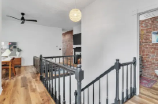 The Smith Victorian 2BR Brownstone Apartment