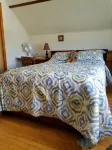 Cape Cod home in great location! Walk to downtown
