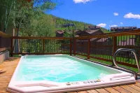 Ski In/Walk Out One Bedroom-Updated with Spacious Kitchen Hotel di Steamboat Springs