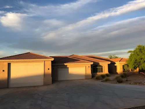 HOZHO: Pool, Hot Tub, Fast WiFi, Level 2 EV PHEV Charger & Lake Powell Views