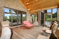 Peaceful Cove on Lake Chatuge-Dock-Hot Tub-Sauna