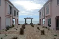 Large Coco Plum Beach Marathon Townhome-remodeled , bikes, kayaks, ++