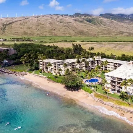 OCEANFRONT - TWO OCEANVIEW  bedrooms - 20 feet from water - Kanai a Nalu 401