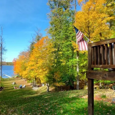 Escape to Tranquility on Ross Lake: A Perfect Getaway!