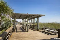 Million Dollar Oceanfront View - Pristine Condo - Top Floor - Large Deck! - 3성급