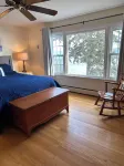 Pet Friendly Lake Front Getaway On Lake Champlain, Plattsburgh NY
