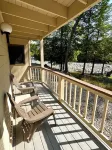 Riverfront Mountainside Retreat- 3 minutes to Loon Mountain! Hotel a 