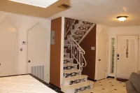 Charming Spanish Home in the Heart of Brownsville 布朗斯維爾住宿飯店