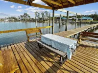 Charming 3-bedroom bay front house with WiFi and AC in fabulous Gulf Shores AL