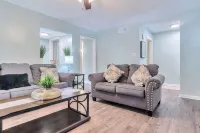 NEW 3BR w/ En-suite & Full Kitchen - Close to DT - 4つ星