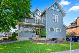 Urban Nest. Luxe Loft Downtown Butler. Walk to dining and Shopping.