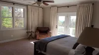 Peaceful Mountain Home. Near Downtown Asheville. Best Views. All New Everything!