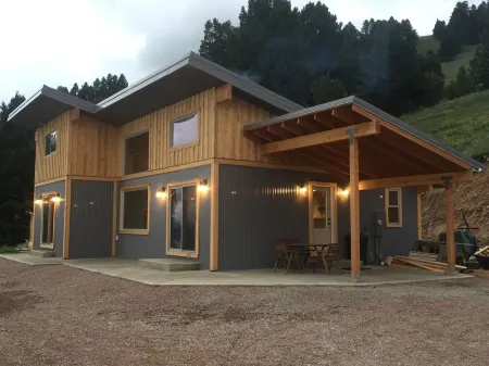 Philipsburg Franklin Mountain Cabin