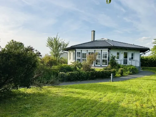 Vacation home Bayreuth in a quiet location, for families & groups. Pet friendly!