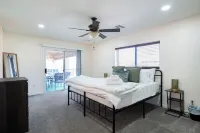 Happy Harmont House Hotels in Glendale