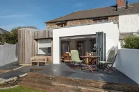 Luxury Character Cottage, less than 5 mins walk to the North Cornwall Coast