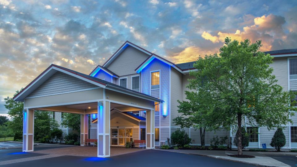 Holiday Inn Express & Suites BRATTLEBORO by IHG