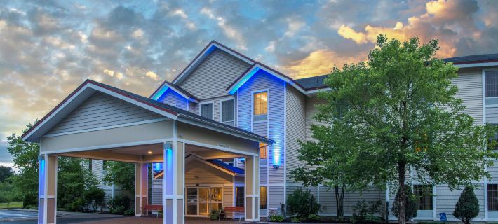 Holiday Inn Express & Suites BRATTLEBORO by IHG Hotel di Windham County