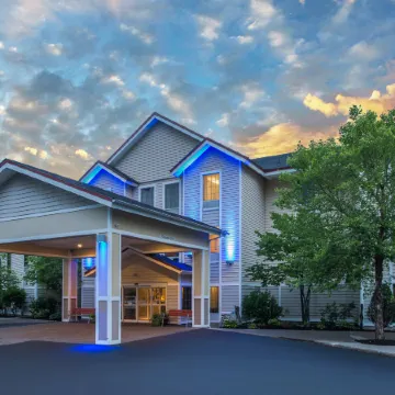 Holiday Inn Express & Suites BRATTLEBORO by IHG