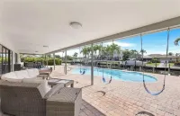 Oceanfront Retreat in Fort Myers - 3 Bedrooms, Private Pool Các khách sạn ở Iona