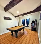 Spacious & Game room in Irving 15 min to Airport& downtown Dallas