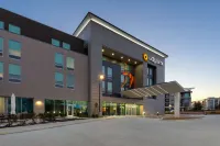 La Quinta Inn & Suites by Wyndham San Antonio at the RIM - Pools