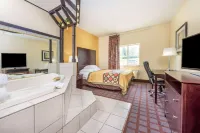Super 8 by Wyndham Bloomington University Area