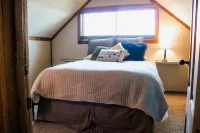 Red Deer Lodge HiBanks Ranch 12 minutes from Magnolia Silos Hotels in Robinson