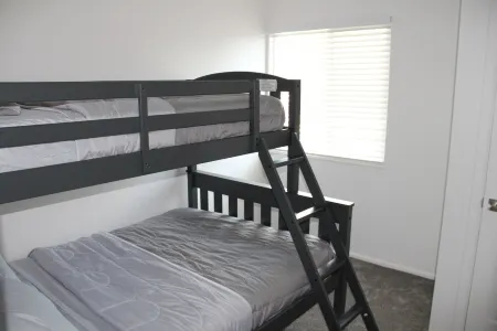 SKI UTAH - Eat, Sleep, and Discover northern Utah. 10 Min-SLC