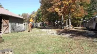 The Honey Hut next to Big South Fork NRRA with AC, wifi, and horse stalls.