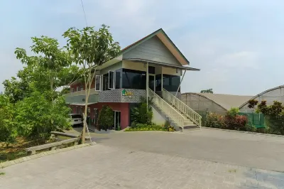 Griya Mulya Near Alun Alun Batu Mitra RedDoorz