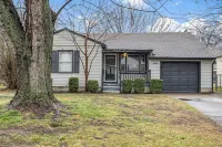 Art Deco 2 Bedroom Home