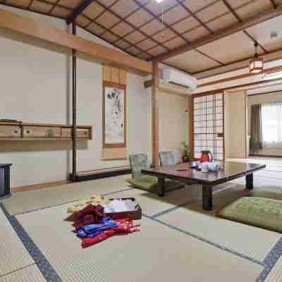 旅館さわき Rooms