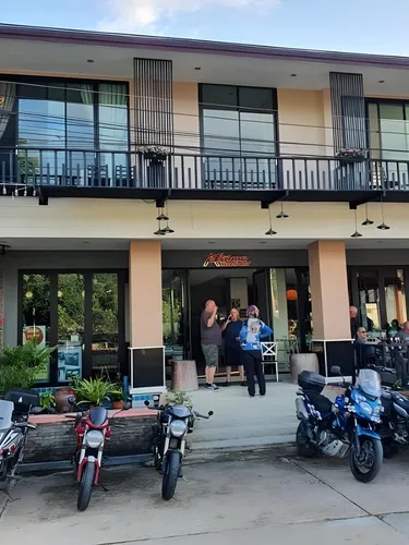 รูปภาพของSaranya River House Hotel สรัญญาริเวอร์เฮาส์