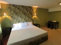 Starmark Hotel Hotels in Naga