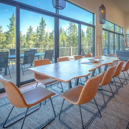 Luxury Cabin on Ski Bike Trail, 4Br, Hot Tub with Mountain Views