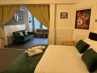 Athol House Hotel di 