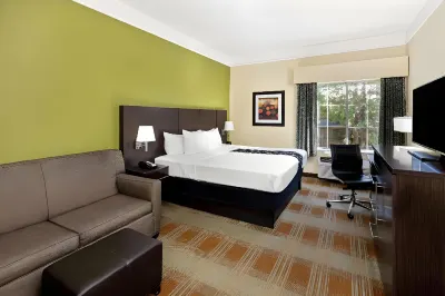 La Quinta Inn & Suites by Wyndham Atlanta South - Newnan فنادق في Newnan