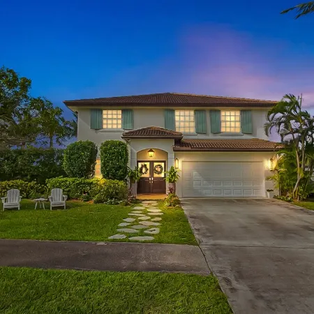 Spacious 5-bedroom house in awesome Jupiter with WiFi, AC