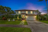 Spacious 5-bedroom house in awesome Jupiter with WiFi, AC