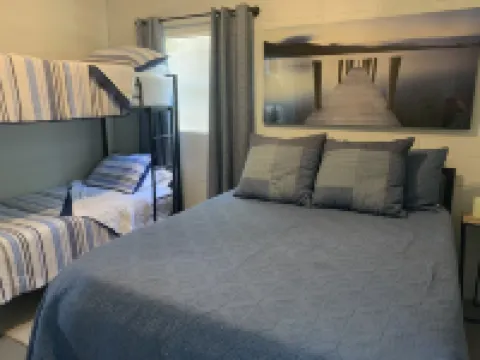 Renovated Cabin on 300 ft Waterfront (Pet Friendly)