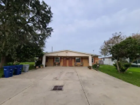 Peaceful Home by the Spings